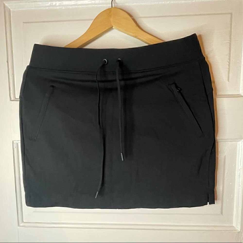 Athleta Midtown Drawstring Skort - Picture 2 of 9